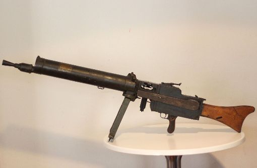 Ein MG 08/15 im Braunschweigischen Landesmuseum: Das MG 08/15 war ein leichtes deutsches Maschinengewehr des Ersten Weltkriegs. Es entstand 1915 als Weiterentwicklung des schweren MGs 08. Die Redewendung „nullachtfünfzehn“ geht auf das MG 08/15 zurück. Foto: Wikipedia commons/Ziko van Dijk CC BY-SA 3.0