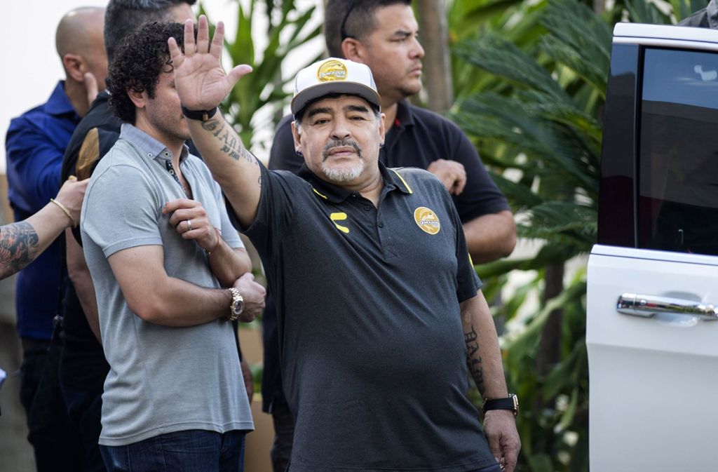 Altstar Diego Maradona will dem mexikanischen Fußball-Zweitligisten Dorados mit einer offensiven Spielweise zum Aufstieg verhelfen.