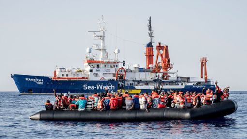Das Rettungsschiff „Sea-Watch“ hat Menschen im Mittelmeer aus Seenot gerettet. Derartige Schiffe werden auch von deutschen Kommunen unterstützt. Foto: epd/Thomas Lohnes