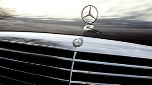 Fünf Mercedes-Sterne abgebrochen