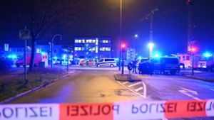 Polizeieinsatz am Donnerstagabend in Hamburg Foto: dpa/Jonas Walzberg