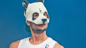 Rapper Cro gibt seine Panda-Maske her