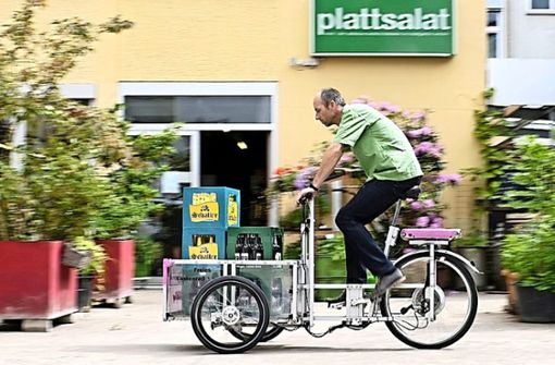 Der Transport von Getränkekisten ist per Lastenrad möglich. Foto: Uni Stuttgart