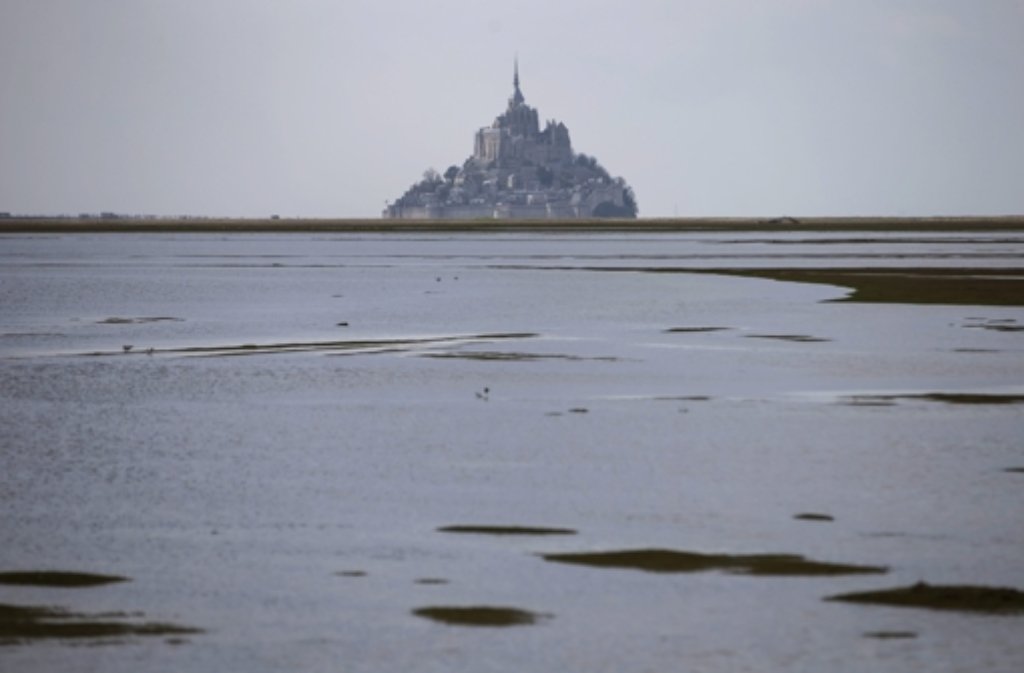 Am Mont-Saint-Michel hat sich am Samstag ein spektakulärer Tidenhub abgespielt.
