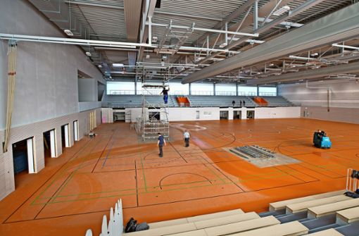 Die Farbe orange ist für die Gestaltung der grundlegend sanierten Sporthalle Weil charakteristisch. Foto: Horst Rudel
