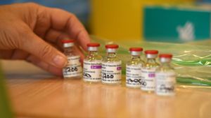Der neue Impfstoff – nachdem es zunächst Zweifel gab, wird er jetzt wohl zugelassen. Foto: AFP/OLI SCARFF