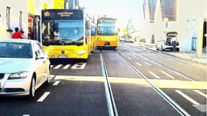 Das Problem zwischen Bus und Stadtbahn gehört bald der Vergangenheit an. Die Haltestelle wird voraussichtlich zum Fahrplanwechsel im Dezember verlegt. Foto: Privat