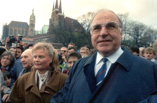 Helmut Kohl mit seiner Frau Hannelore im Jahr 1991 in Erfurt. Foto: Zentralbild