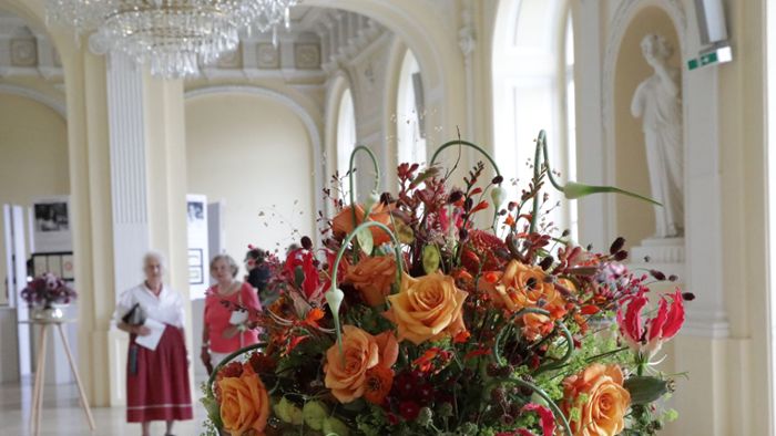 Floristmeister zeigen ihre floralen Kunstwerke