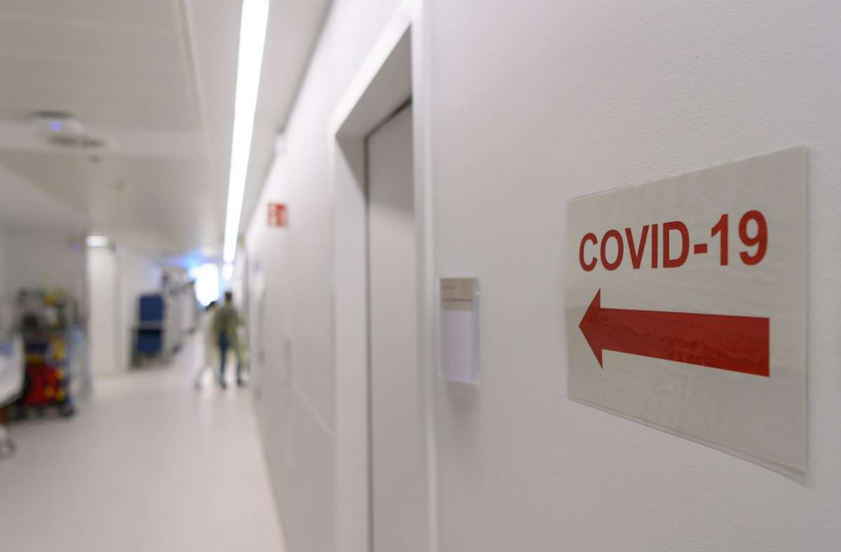 Die Zahl der Patienten auf den Intensivstationen ist gestiegen und die Warnstufe damit kaum noch aufzuhalten (Symbolbild). Foto: dpa/Robert Michael