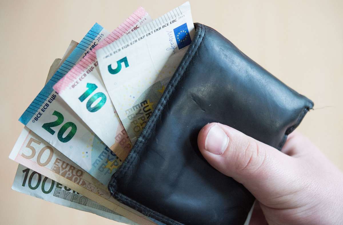 Ein Midijob beginnt bei über 450 Euro Gehalt im Monat. Foto: dpa/Lino Mirgeler