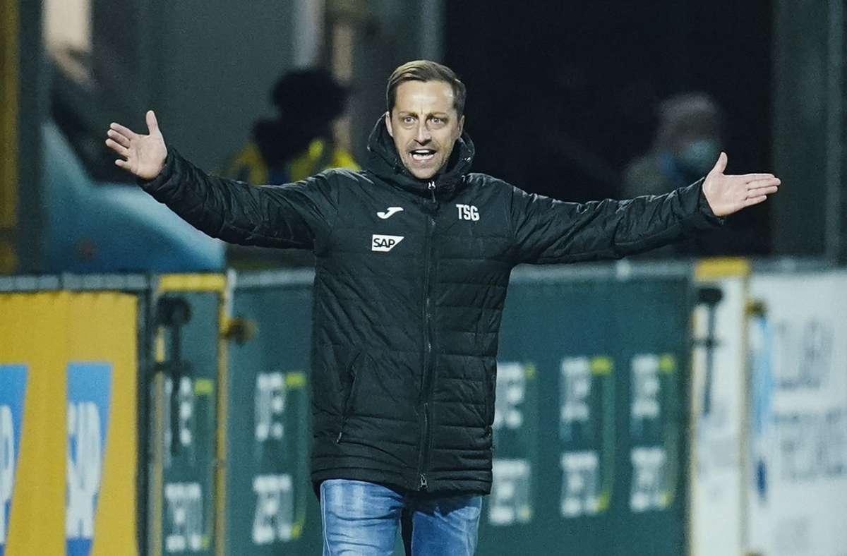 Nach Vereinsgaben soll schnell ein Nachfolger oder eine Nachfolgerin für Hoffenheim-Trainer Gabor Gallai   gefunden werden. Foto: dpa/Uwe Anspach