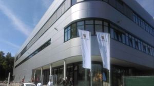 Porsche hat an diesem Freitag sein neues Motorenwerk in Zuffenhausen eröffnet. Foto: dpa