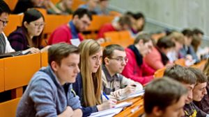 Begehrte Plätze: 37 000 junge Menschen wollen neu  an der Uni Stuttgart anfangen. Foto: Uni