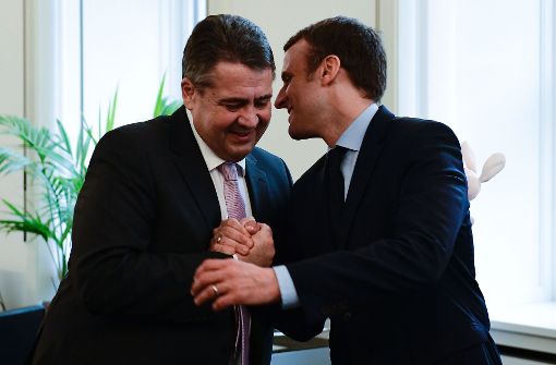 Sigmar Gabriel und Emmanuel Macron in Berlin. Foto: POOL/AFP