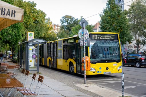 Mit dem Deutschlandticket einfach in den Bus steigen? Foto: Jaz_Online / shutterstock.com