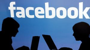 Facebook gelobt Besserung was den Umgang mit Hass und Hetze auf seiner Plattform angeht Foto: dpa