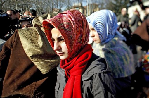 Frauen mit Kopftuch in Istanbul Foto: dpa/A2800 epa Kerim Okten