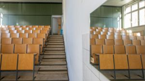 Um 7.30 Uhr sind die Hörsäle an der Hochschule Esslingen leer. Sie füllen sich neuerdings erst eine halbe Stunde später als früher. Foto: /ulgrin