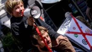 Der Initiator der Kinder-Demo: der siebenjährige Emil Rustige. Foto: dpa