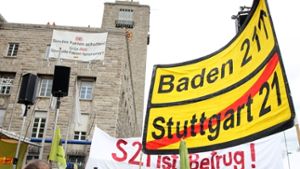 Der Widerstand gegen Stuttgart 21 – hier ein Bild aus dem Jahr 2012 – geht weiter. Die Gegner präsentieren jetzt ein Gutachten, das den Ausstieg nahelegen soll. Foto: dpa