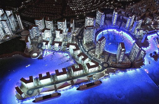 Ein Modell, das mit seinen kühnen runden Formen ein bisschen an Dubai erinnert: Vom einstigen alten Hafenviertel in Akaba wird nicht mehr viel übrig bleiben. Foto: Burkhardt