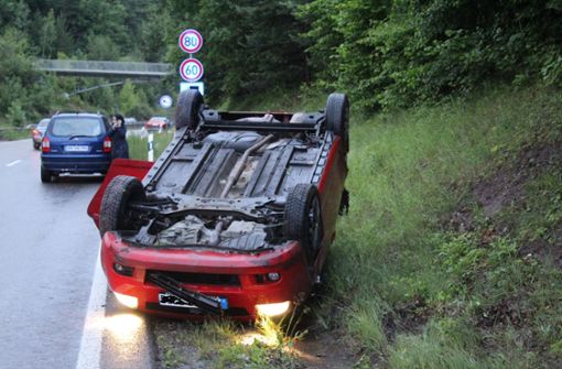 Der Opel der Frau überschlug sich, andere Fahrzeuge waren wohl nicht in den Unfall verwickelt. Foto: SDMG/SDMG / Schulz