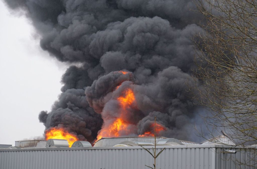 In Böhmenkirch steht ein Galvanisierungsbetrieb in Flammen.