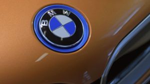 Der BMW-Fahrer verursachte einen enormen Schaden. (Symbolbild) Foto: imago images/Bernd Feil/M.i.S.