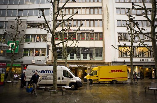 Lieferwagen in Stuttgart: Der Lieferverkehr soll auch künftig an Tagen mit Feinstaubalarm freie Fahrt haben. Foto: Lichtgut/Max Kovalenko