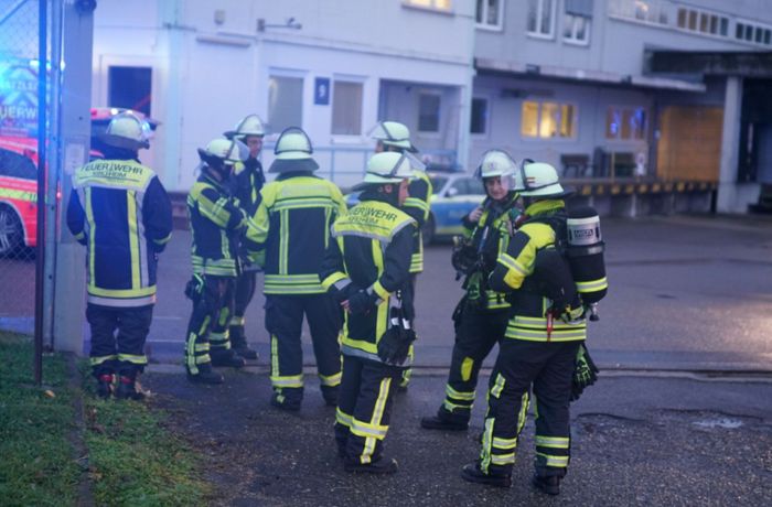 Arbeitsunfall in Kirchheim: Akku in Industriehalle überhitzt
