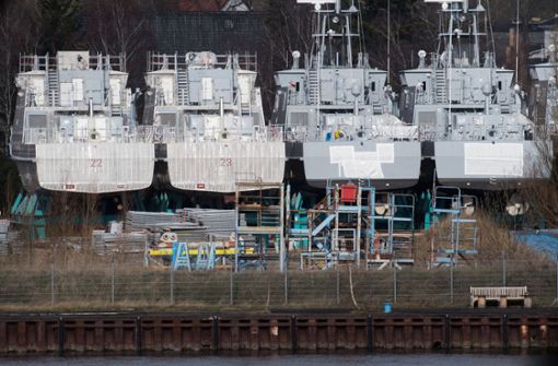 Die Wolgaster Peene-Werft will Küstenschutzboote nach Saudi-Arabien liefern, darf es derzeit aber nicht. Nun prüft die Bundesregierung, ob es eine Verwendung für die Boote in Deutschland gibt. Foto: ZB