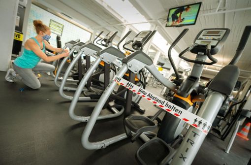Wann können Fitnessstudios wieder regulär öffnen? Foto: dpa/Marijan Murat
