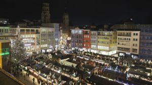 Der Stuttgarter Weihnachtsmarkt, hier ein Blick auf den Marktplatz. Foto: Lg/i/Leif Piechowsk