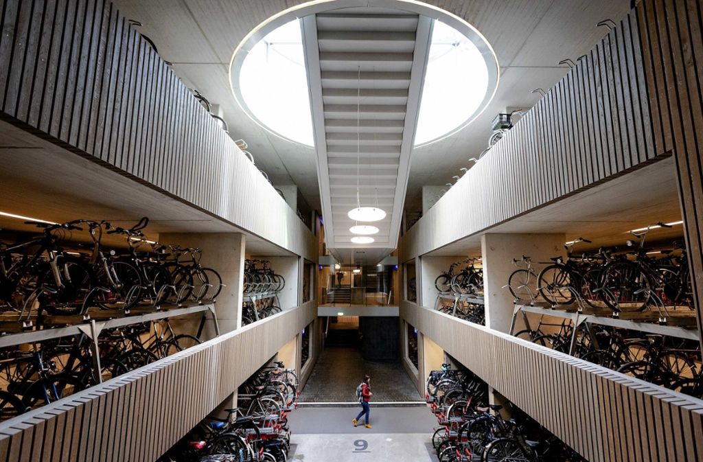 12.500 Fahrräder passen in das Fahrradparkhaus in Utrecht. Foto: dpa
