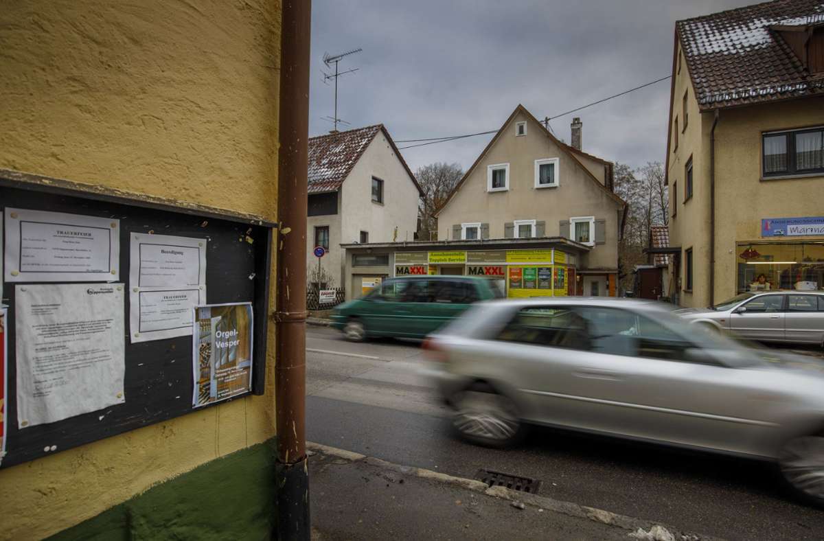 Für Fußgänger ist es  eine Herausforderung, in Oppenweiler die Bundesstraße zu überqueren. Foto: /Gottfried Stoppel