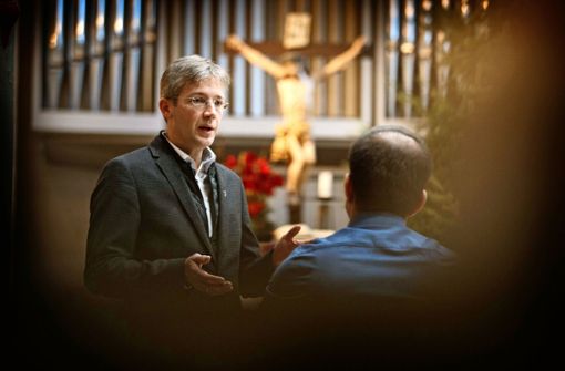 Pfarrer Joachim Scheuber hat schon viel zusammen mit Kurosh gebetet. Foto: Gottfried Stoppel