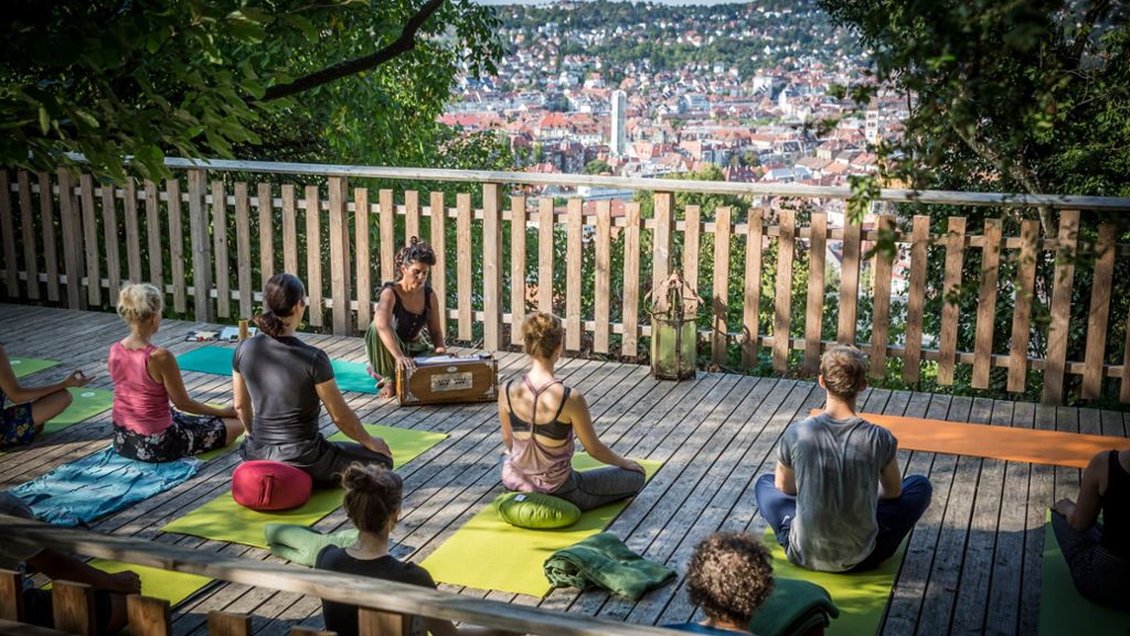 Yoga an den schönsten Orten  in Stuttgart: Yoga ganz oben – und  doch  in der Mitte