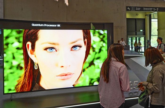 Flachbildschirme im Test: Fernseher kaufen – darauf kommt es an