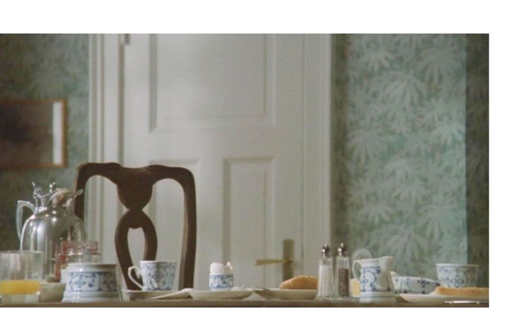 Hausmann Man hat Manieren und Geschmack: In Loriots legendärem Kinofilm „Pappa ante Portas“ (1991) vermittelt das Frühstücksservice auch ein Stück Lebensgefühl. Der allzu ordentliche Abteilungsleiter Heinrich Lohse, gespielt von Loriot, wird vorzeitig in den Ruhestand geschickt und übernimmt zuhause das Regiment.