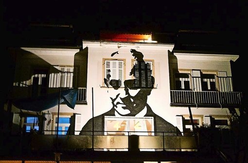 Ein Porträt für die Freiheit: Eugen-Bolz-Porträt an der Fassade seines früheren Wohnhauses am Killesberg Foto: KB44