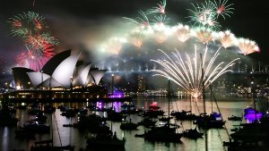 Vor der Kulisse des Hafens von Sydney wurde das Neue Jahr mit einem Feuerwerk begrüßt. Foto: dpa