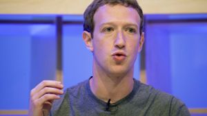 Zuckerberg fällt vom Fahrrad und bricht sich den Arm