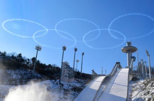 Schnee ist bereits genug vorhanden in Pyeongchang. Das Alpensia Ski Jumping Centre ist bereit für die Wettkämpfe. Foto: YNA/Air Force