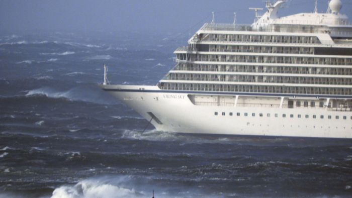Kreuzfahrtschiff „Viking Sky“ sicher in Hafen geleitet