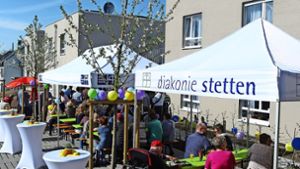 In einem feierlichen Rahmen ist das Wohnhaus der Diakonie Stetten offiziell eröffnet worden. Foto: Werner Kuhnle