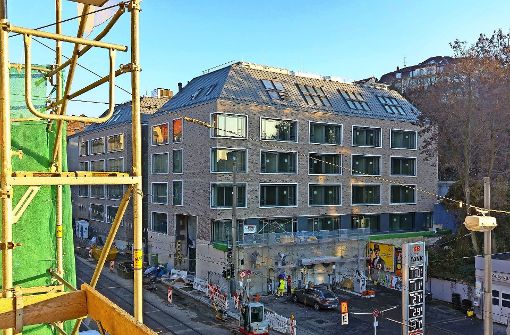 Blick auf den Neubau der Evangelischen Heimstiftung an der Hackstraße Foto: Jürgen Brand