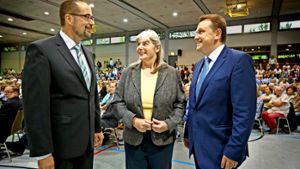 Michael Scharmann, Helga Hohmann und Alexander Bauer (von links) hatten bei ihrer Vorstellung ein großes Publikum. Foto: Gottfried Stoppel