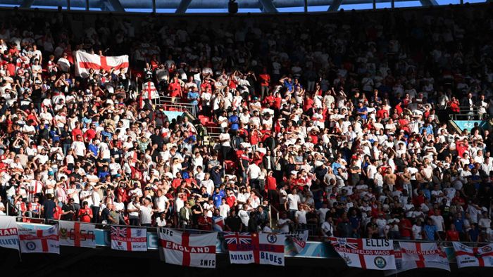 UEFA ermittelt wegen mehrerer Vorfälle gegen Engländer