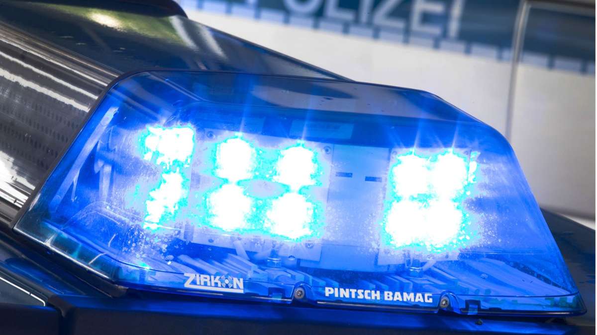 Polizei sucht Zeugen in Stuttgart-West: Ladendieb schlägt Mitarbeiter  Whisky-Flasche auf den Kopf